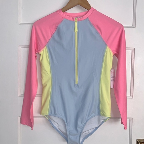 Old Navy Rashguard - Picture 6 of 9